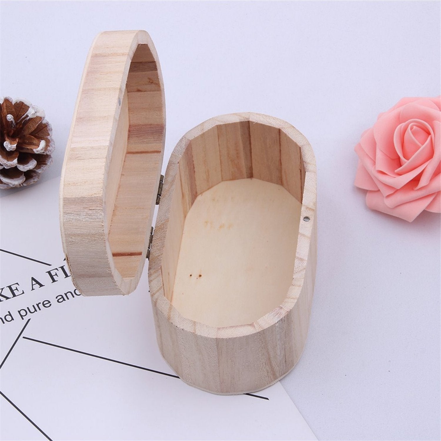 Cutie de lemn ovală personalizabilă - Cadouri Personalizate