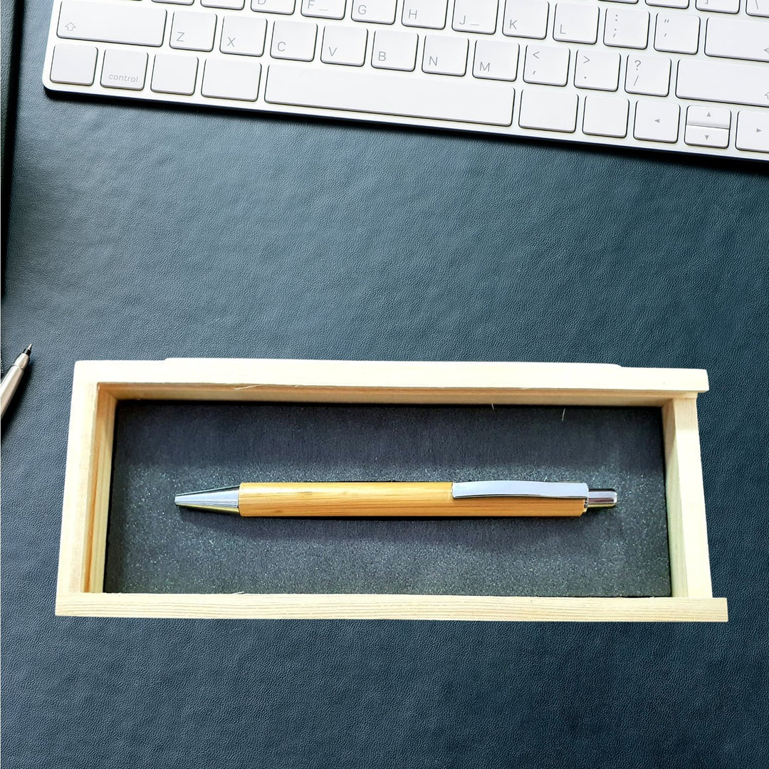 Бамбукова химикалка в дървена кутия Персонализирана