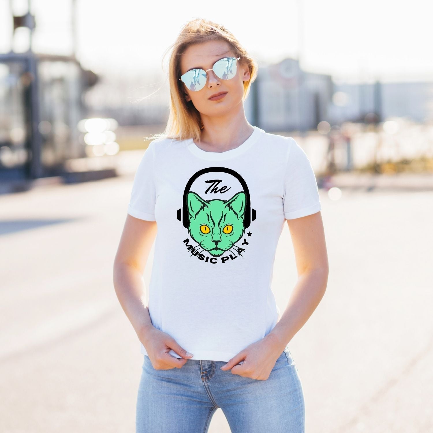 Tricou "the music play" - Cadouri Personalizate