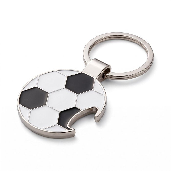 Versoul brelocului cu model alb-negru de minge de fotbal
