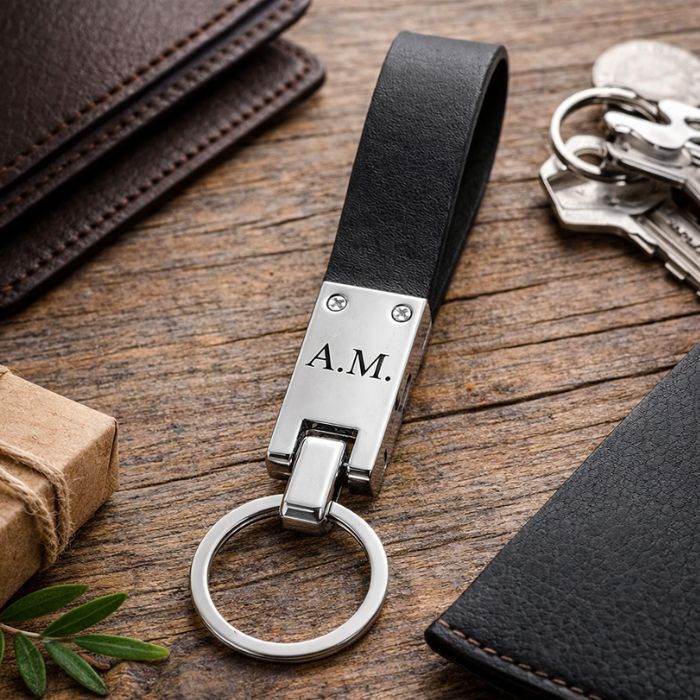 Breloc Personalizat din Piele și Metal – Elegant - Atelier Magic