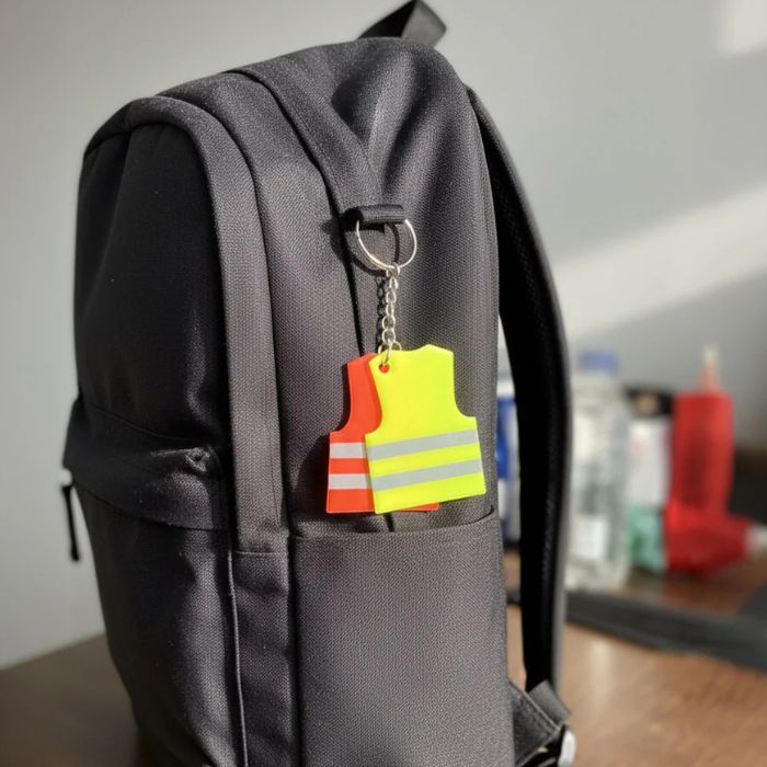 Breloc tip Vestă Reflectorizantă - Atelier Magic