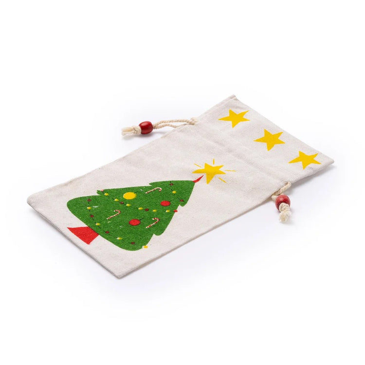 Săculeț cadou din bumbac natur cu brad de Crăciun, stele și șnur cu mărgele roșii, 13 × 23,5 cm