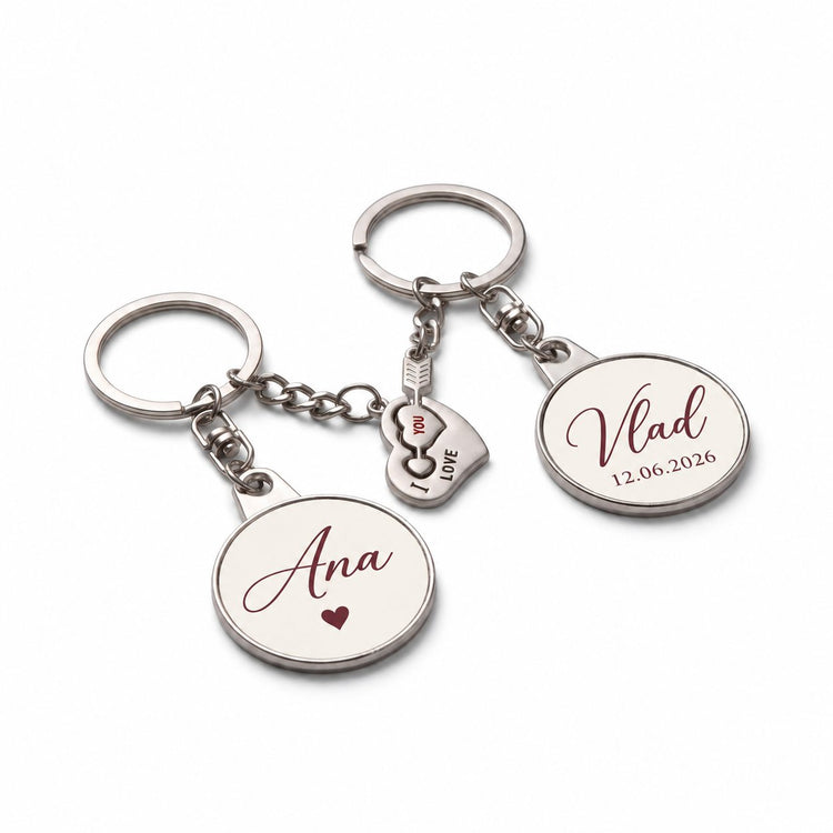 Brelocuri pentru cuplu personalizate cu numele Ana și Vlad și data aniversării – simulare