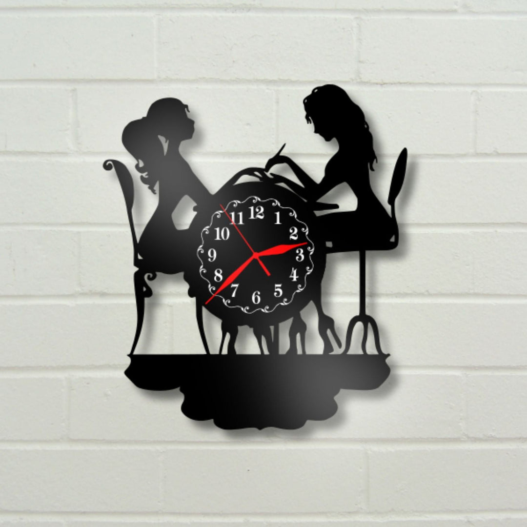 Ceas cadou pentru salon de manichiura - unghii - model 2 - Cadouri Personalizate
