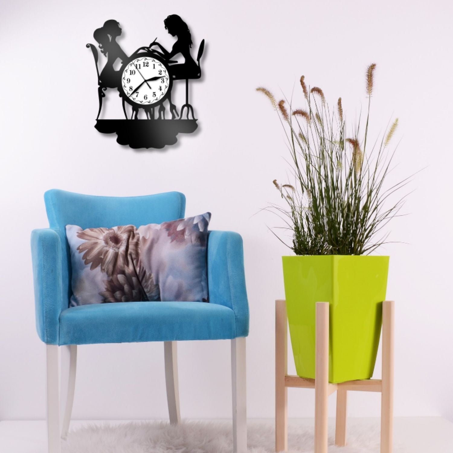 Ceas cadou pentru salon de manichiura - unghii - model 2 - Cadouri Personalizate