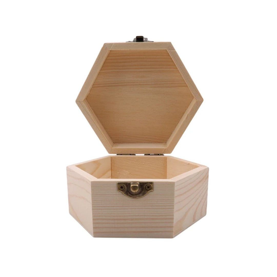 Cutie de lemn hexagonală personalizabilă - Cadouri Personalizate