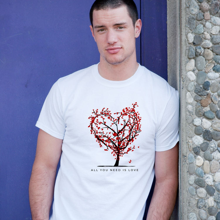 Tricou "all you need is love" - Cadouri Personalizate