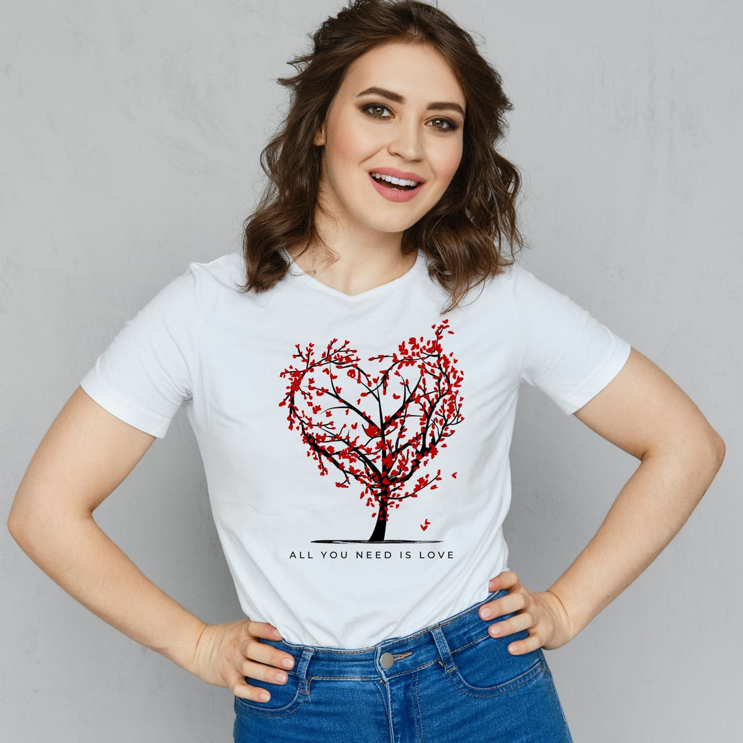 Tricou "all you need is love" - Cadouri Personalizate