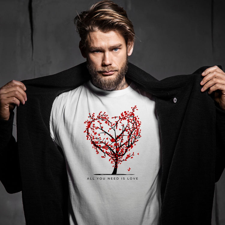 Tricou "all you need is love" - Cadouri Personalizate