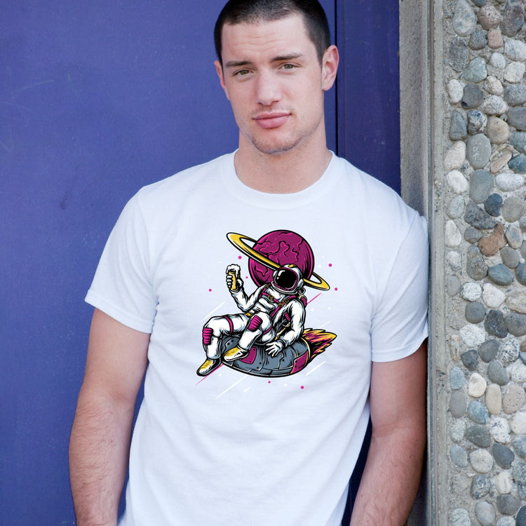 Tricou "chilling astronaut" - Cadouri Personalizate